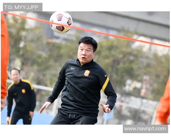 武汉足球队在精英赛中的速度优势分析与表现点评